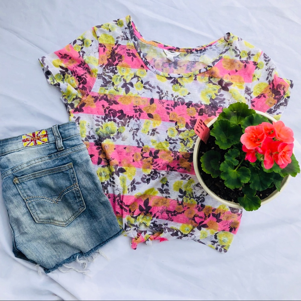 🌺Stripes and flowers tie tee